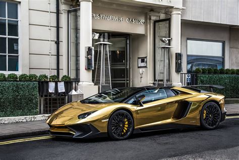 lamborghini gold aventador